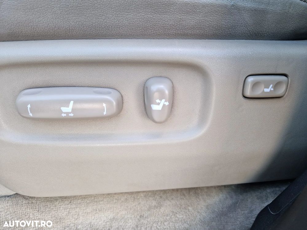 Toyota Land Cruiser V8 4.5 Aut Luxury - 17