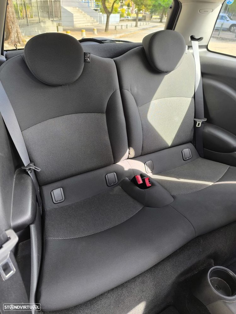 MINI 3 Portas One D - 9