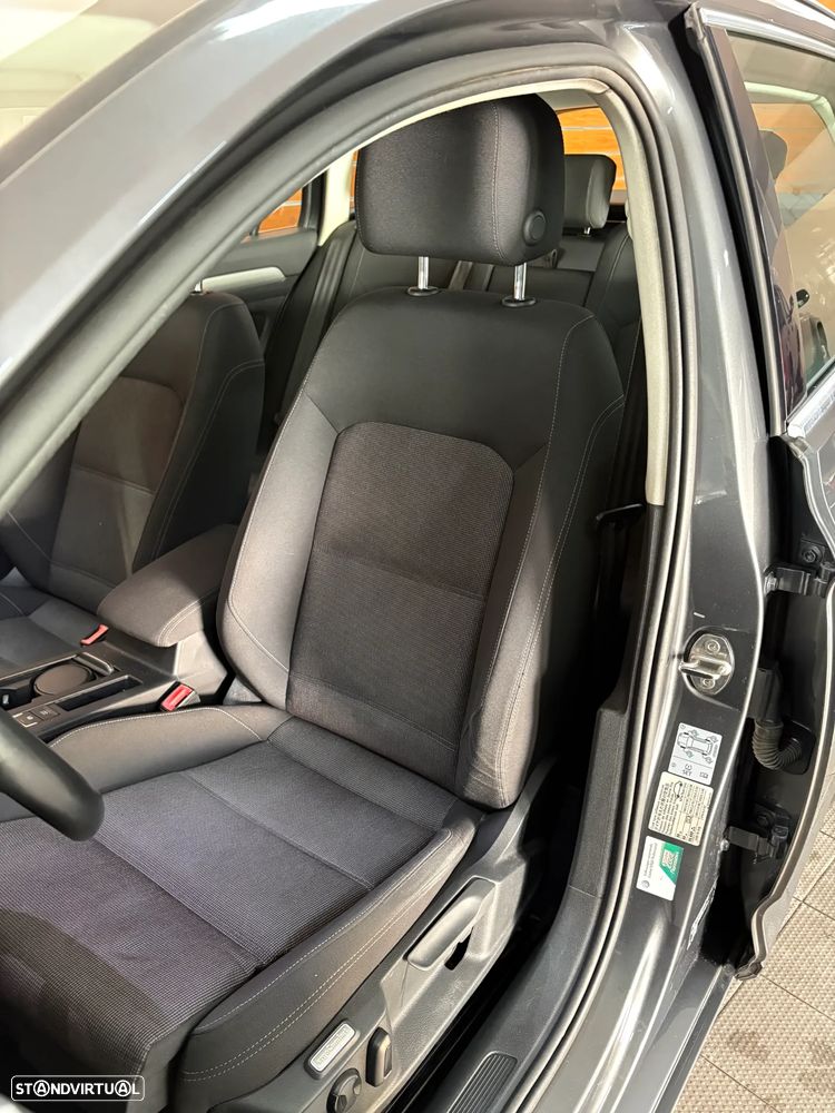 VW Passat 2.0 TDI Confortline DSG - 10