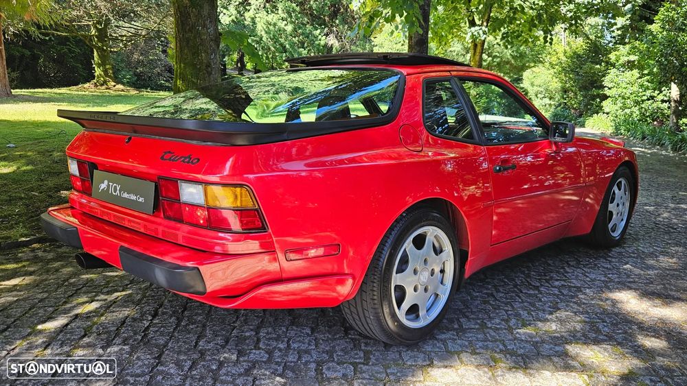 Porsche 944 Turbo S - 7