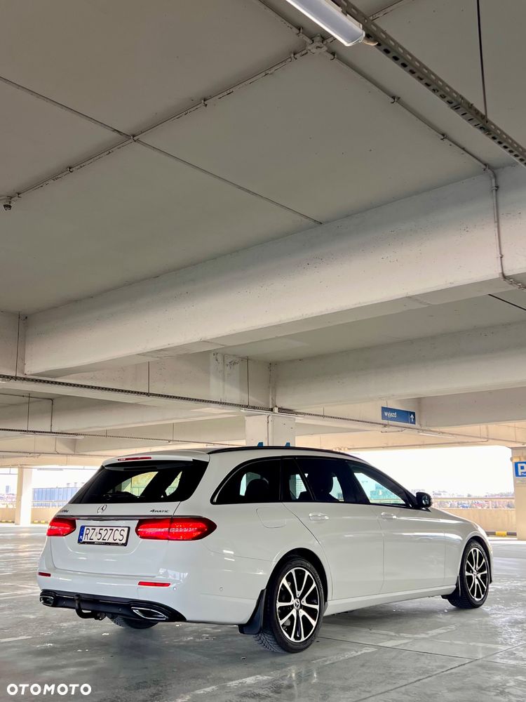 Mercedes-Benz Klasa E 220 d 4-Matic 9G-TRONIC - 4