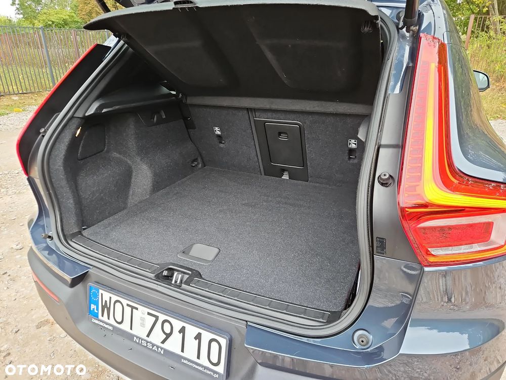 Volvo XC 40 B4 B Momentum Pro - 17