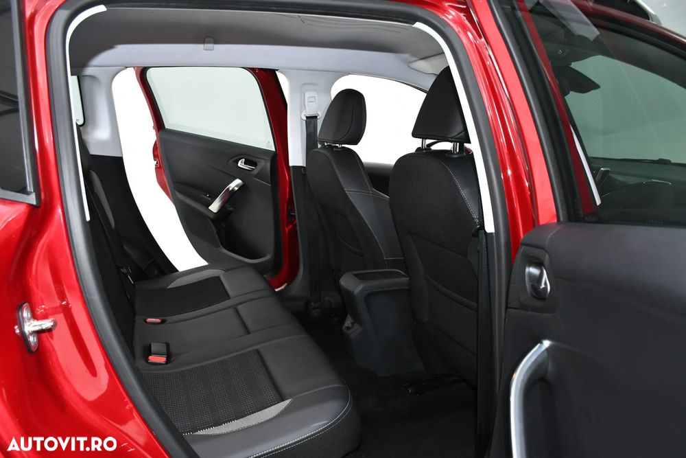 Peugeot 2008 1.2 L PureTech Turbo S&S Allure - 13