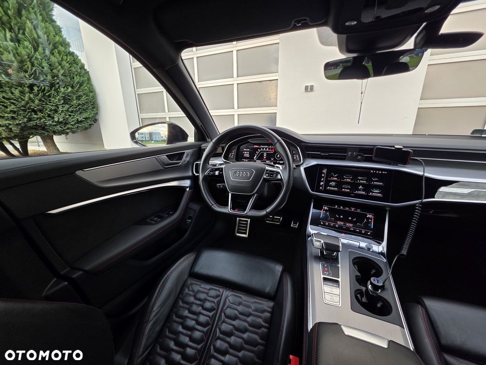 Audi RS6 Avant - 16
