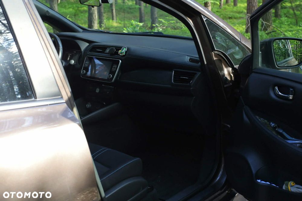 Nissan Leaf - 12