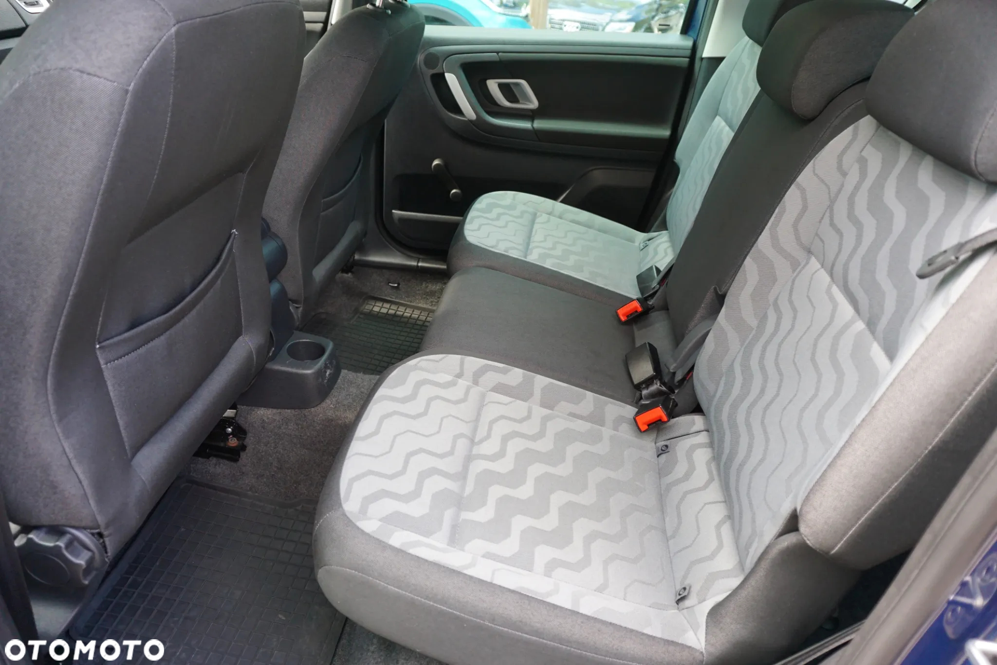 Skoda Roomster 1.2 12V HTP PLUS EDITION - 10