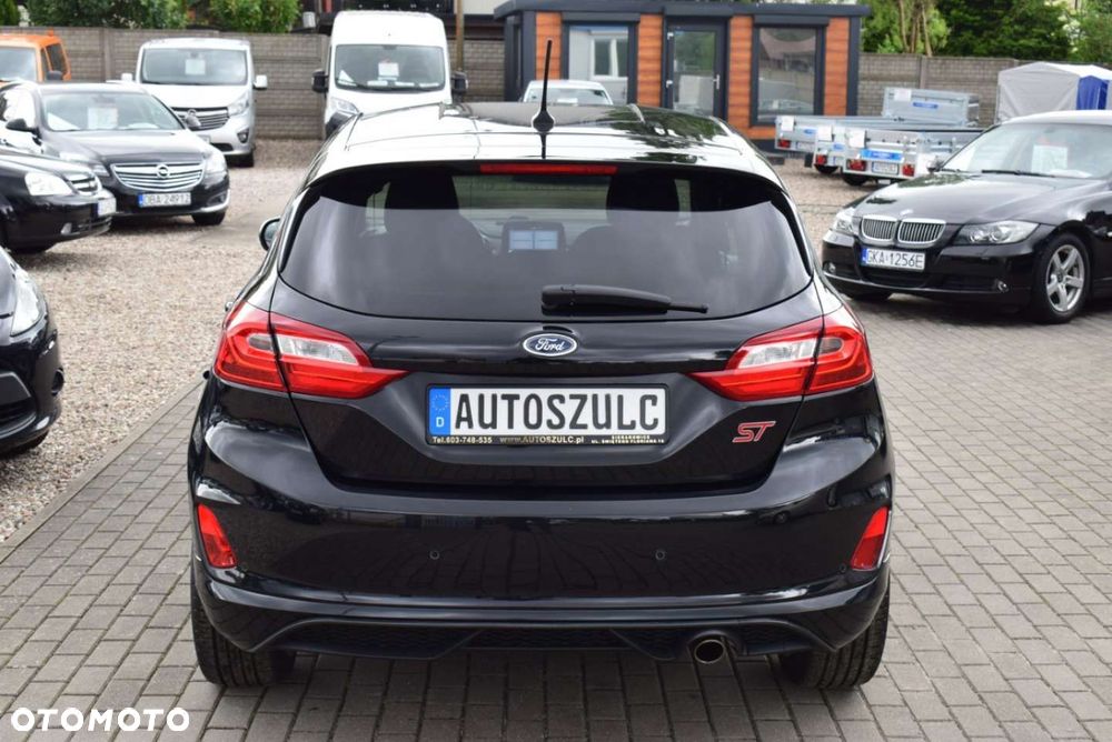 Ford Fiesta - 9
