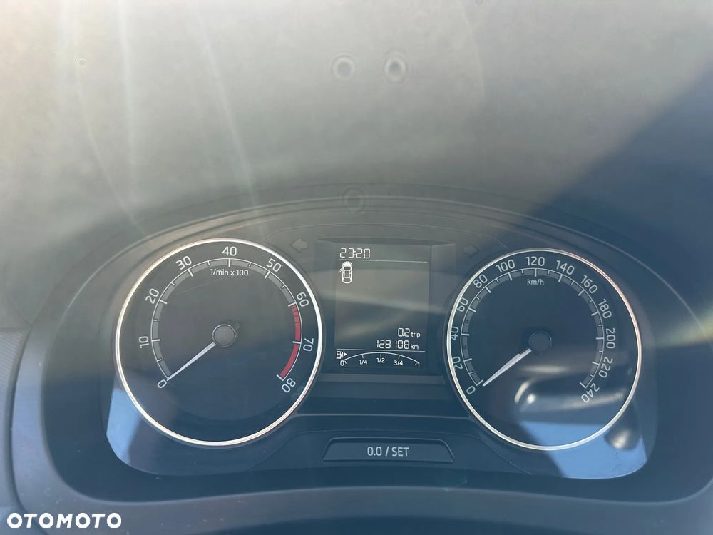 Skoda RAPID 1.0 TSI Active - 11