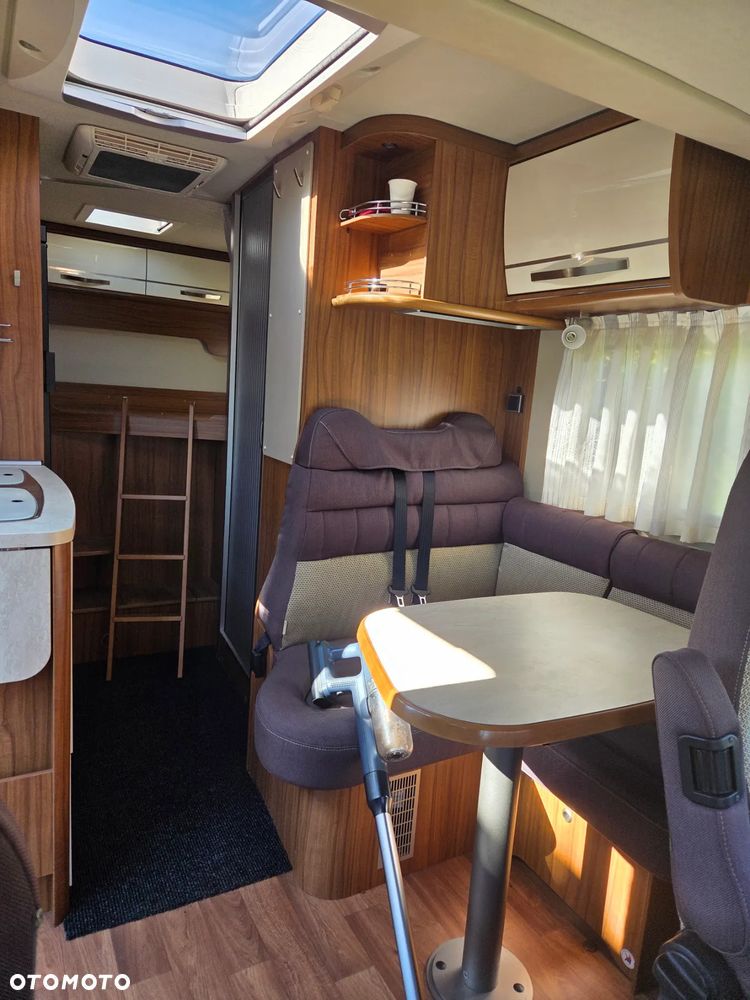 Mercedes-Benz Hymer - 12