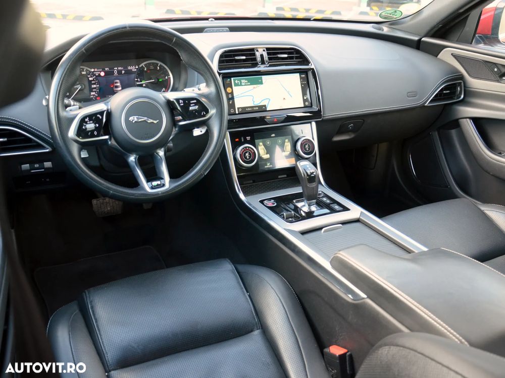 Jaguar XE D200 RWD MHEV R-Dynamic HSE - 29