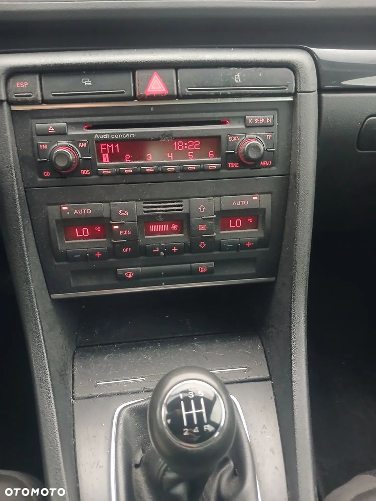 Audi A4 Limousine - 8