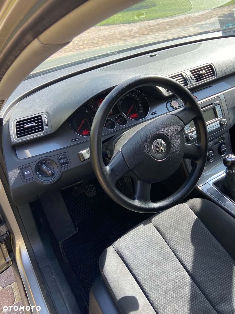 Volkswagen Passat - 15