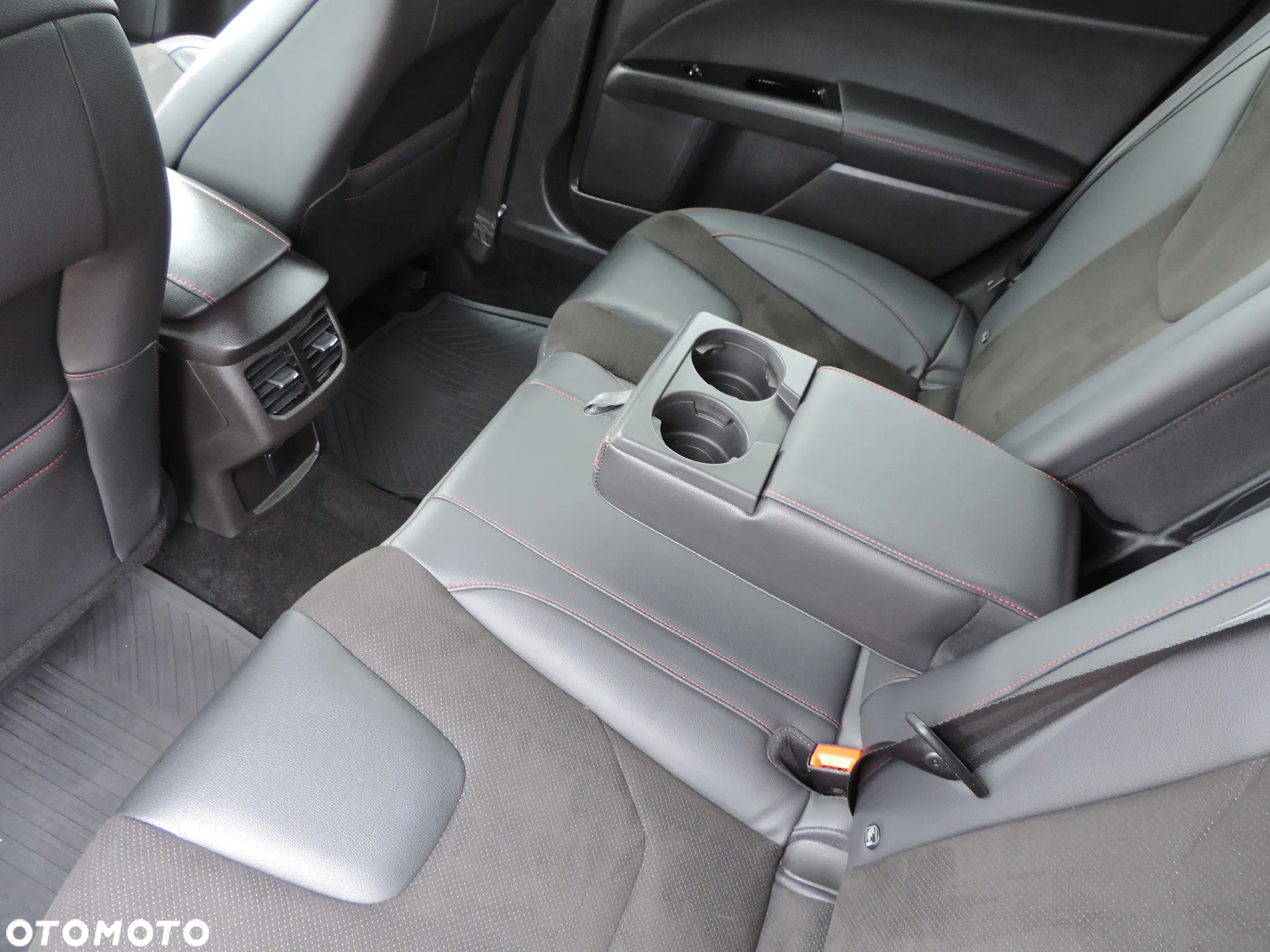Ford Mondeo 2.0 EcoBlue ST-Line Plus - 13