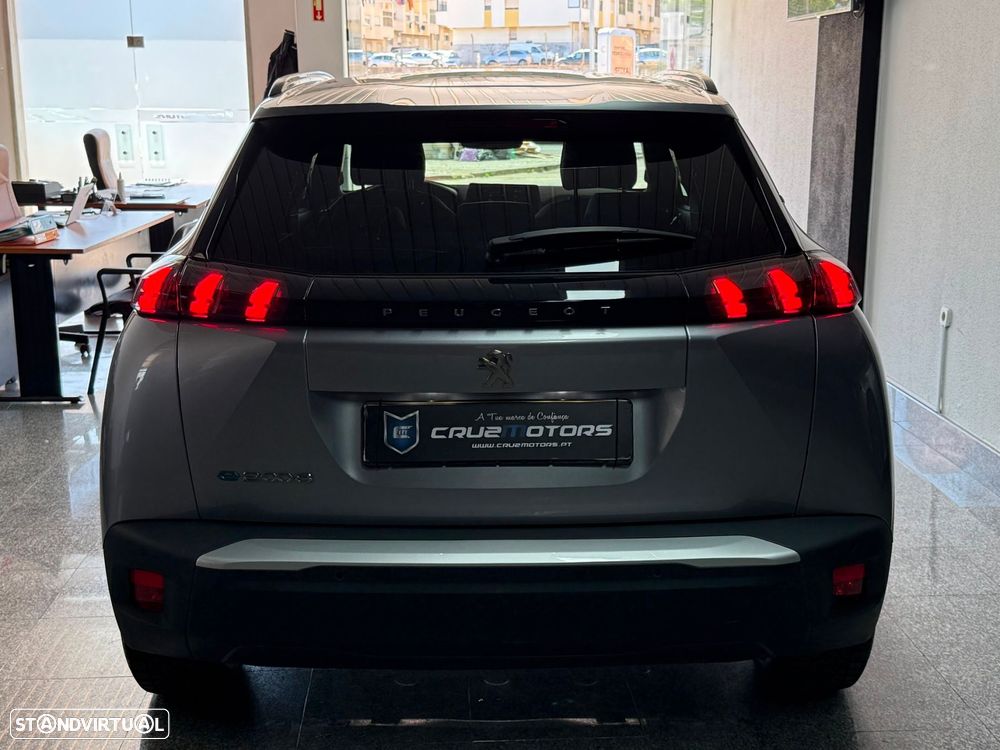 Peugeot e-2008 50 kWh Allure - 8