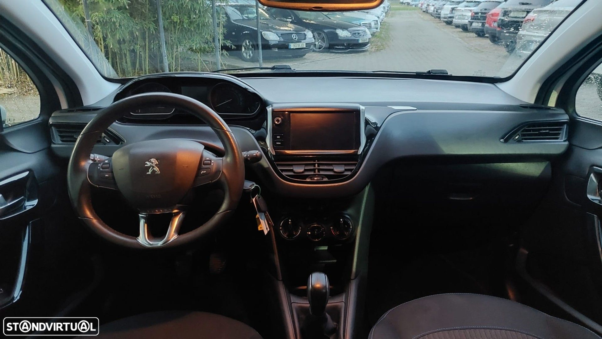 Peugeot 208 1.2 PureTech Signature - 14