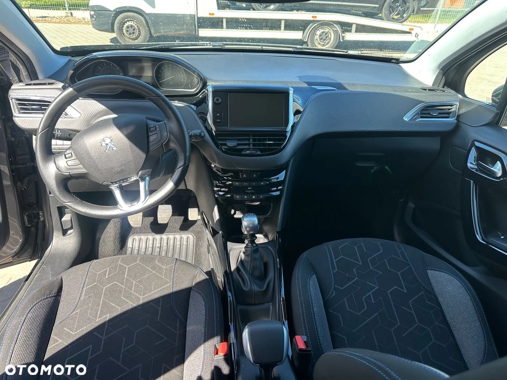 Peugeot 2008 - 11