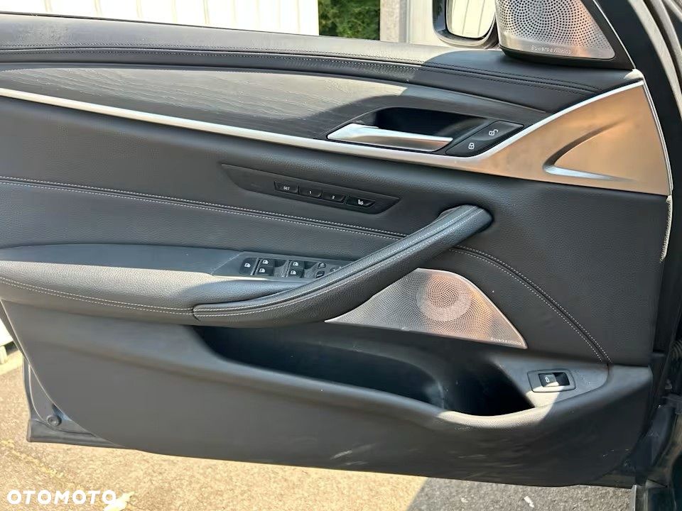 BMW Seria 5 540d xDrive M Sport Edition - 12