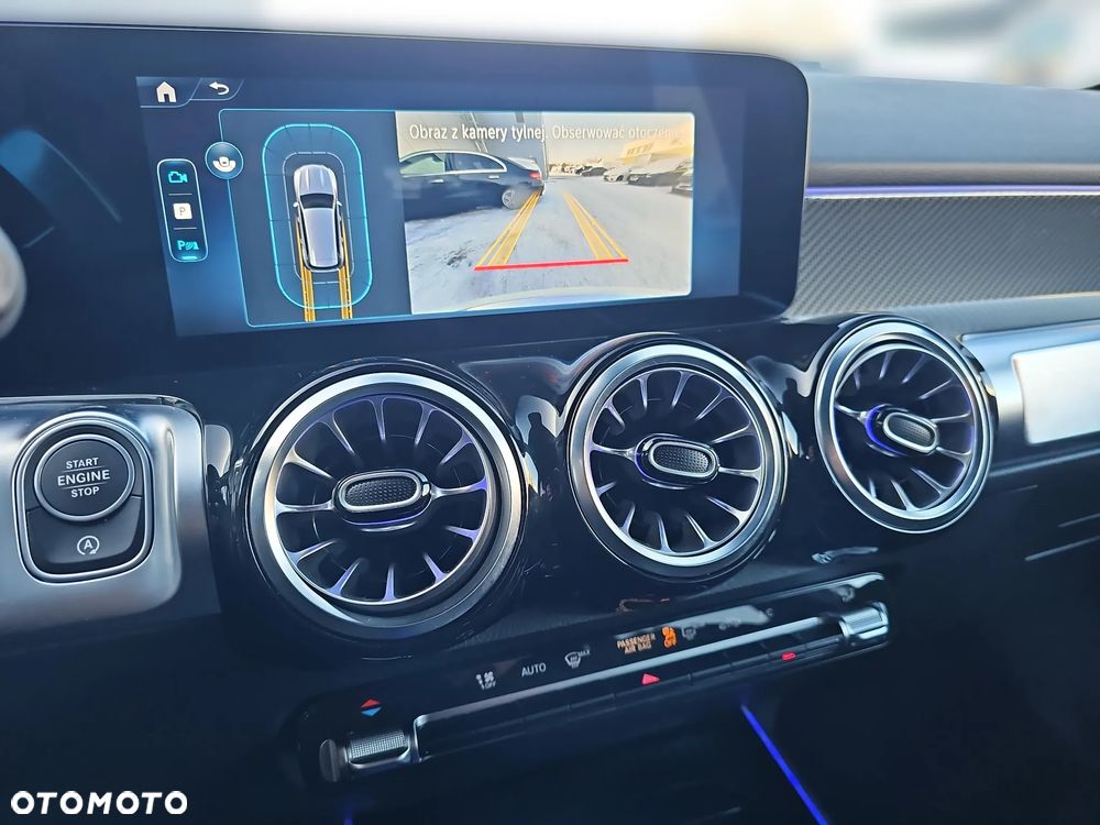 Mercedes-Benz GLB 200 d 4-Matic AMG Line 8G-DCT - 23