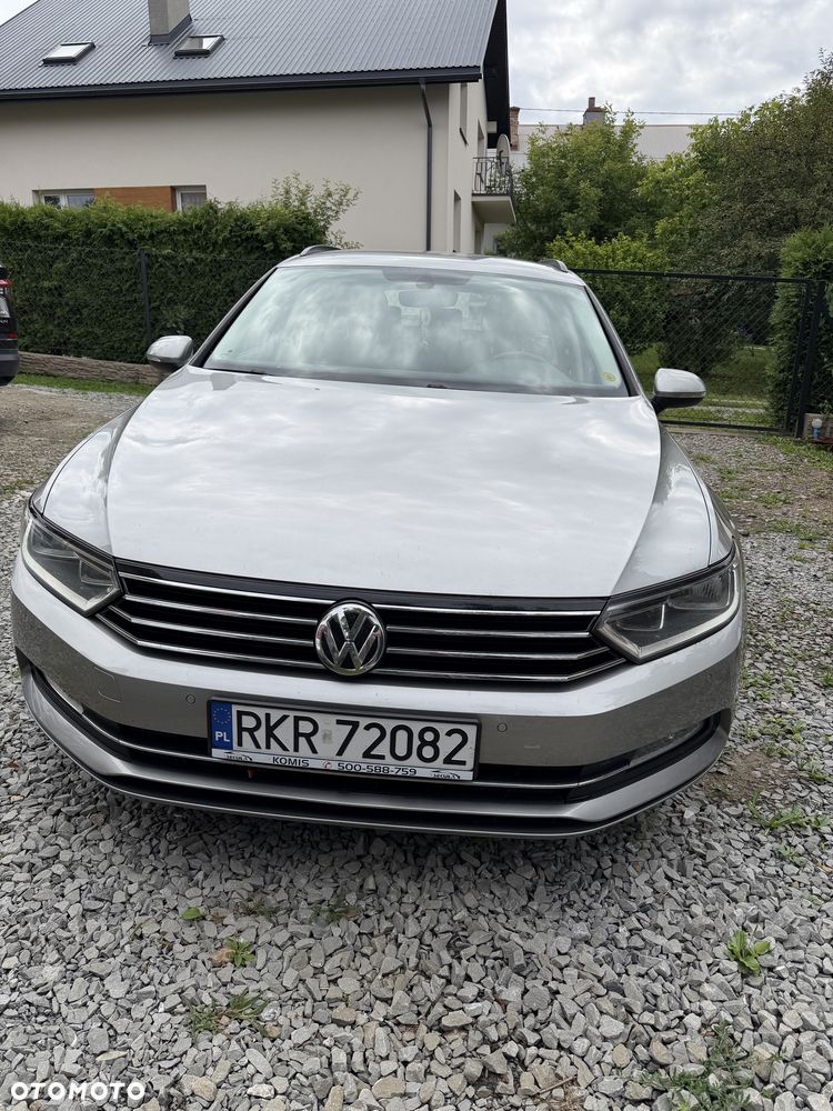 Volkswagen Passat - 1