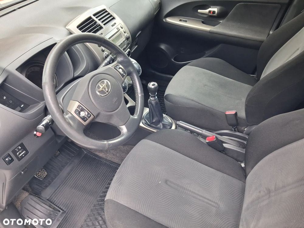 Toyota Urban Cruiser 1.4 D-4D Sol 4x4 EU5 - 31