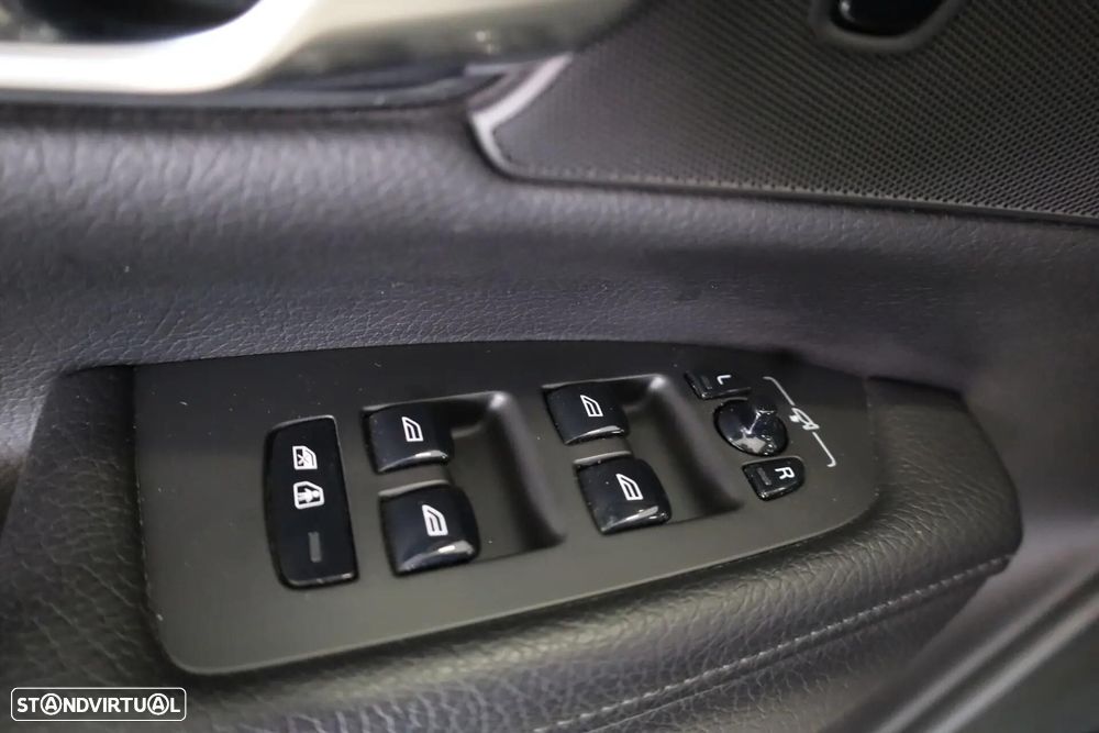 Volvo V90 2.0 D4 Momentum Plus Geartronic - 38