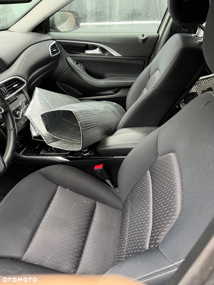 Infiniti Q30 1.5d Premium - 8