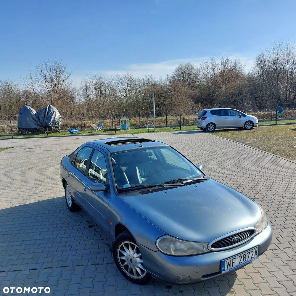 Ford Mondeo 2.5 Ghia - 8