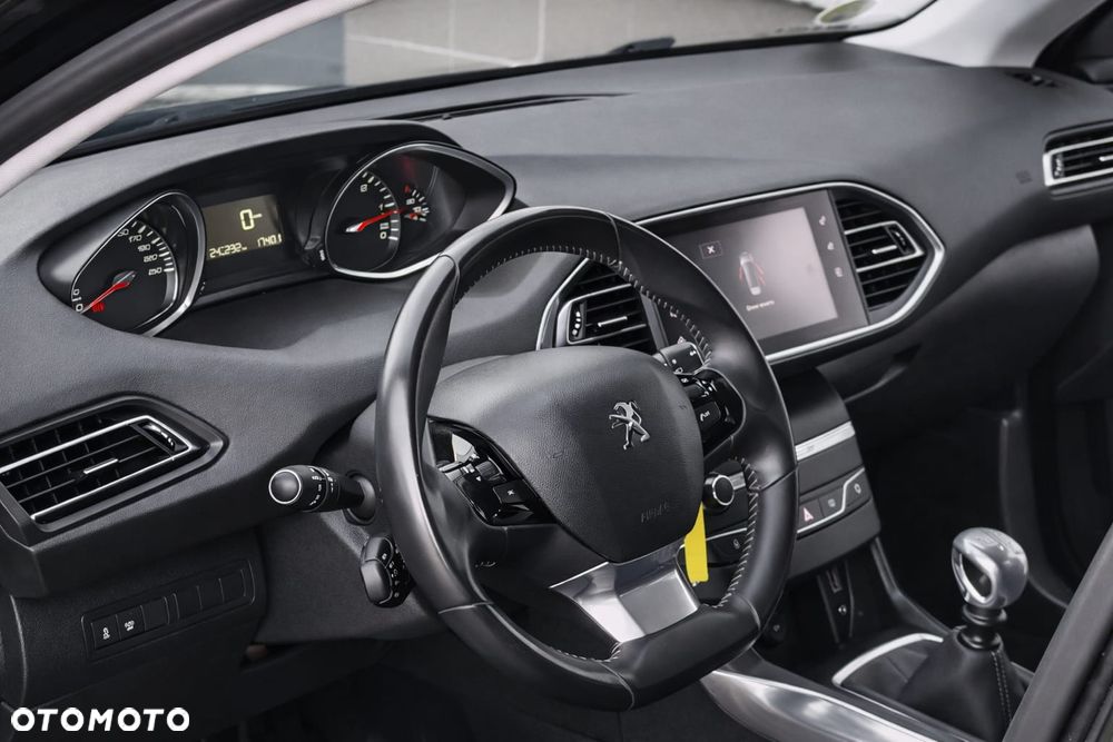 Peugeot 308 1.6 BlueHDi Allure S&S - 11