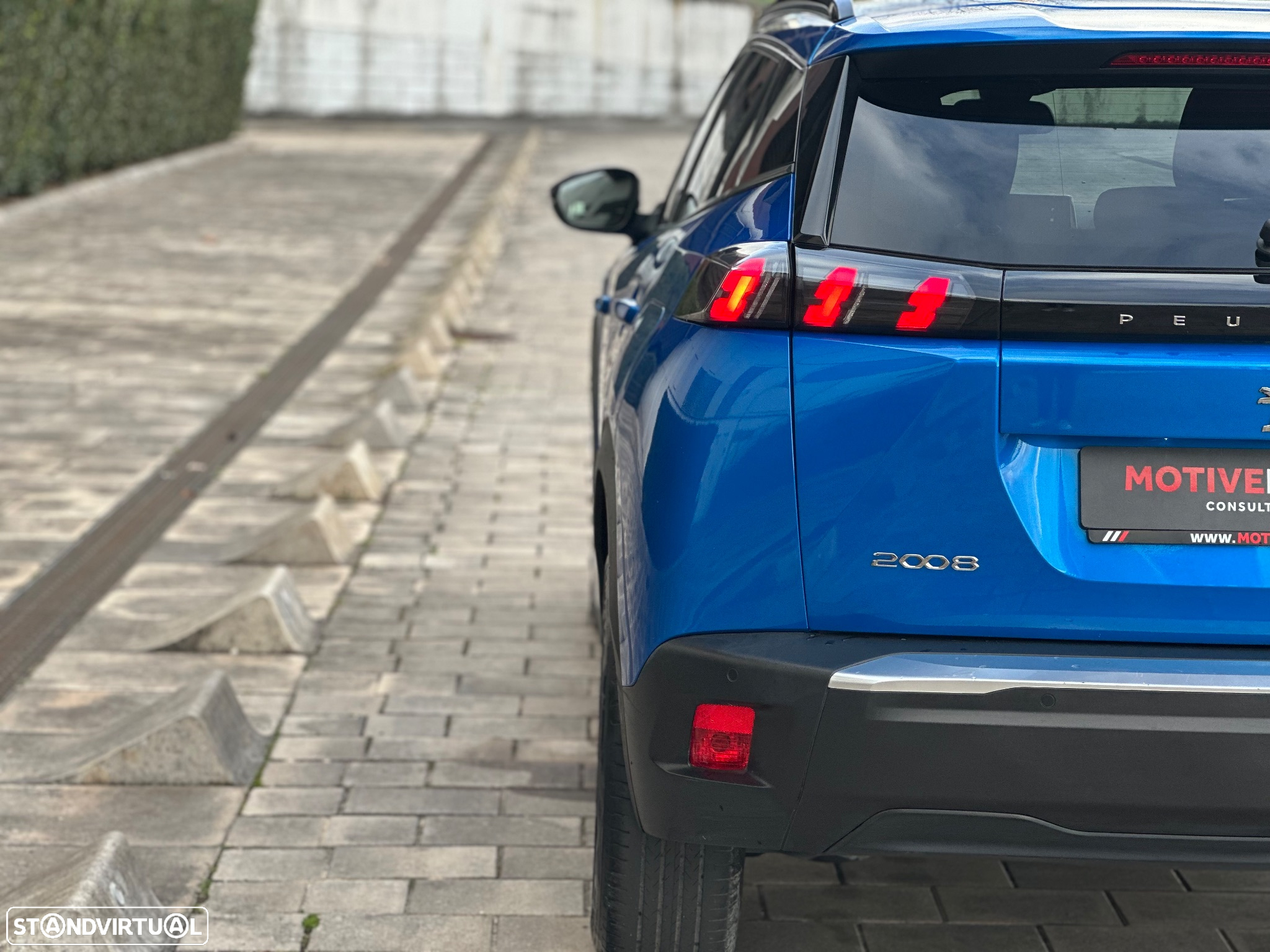 Peugeot 2008 1.2 PureTech Allure Pack - 12
