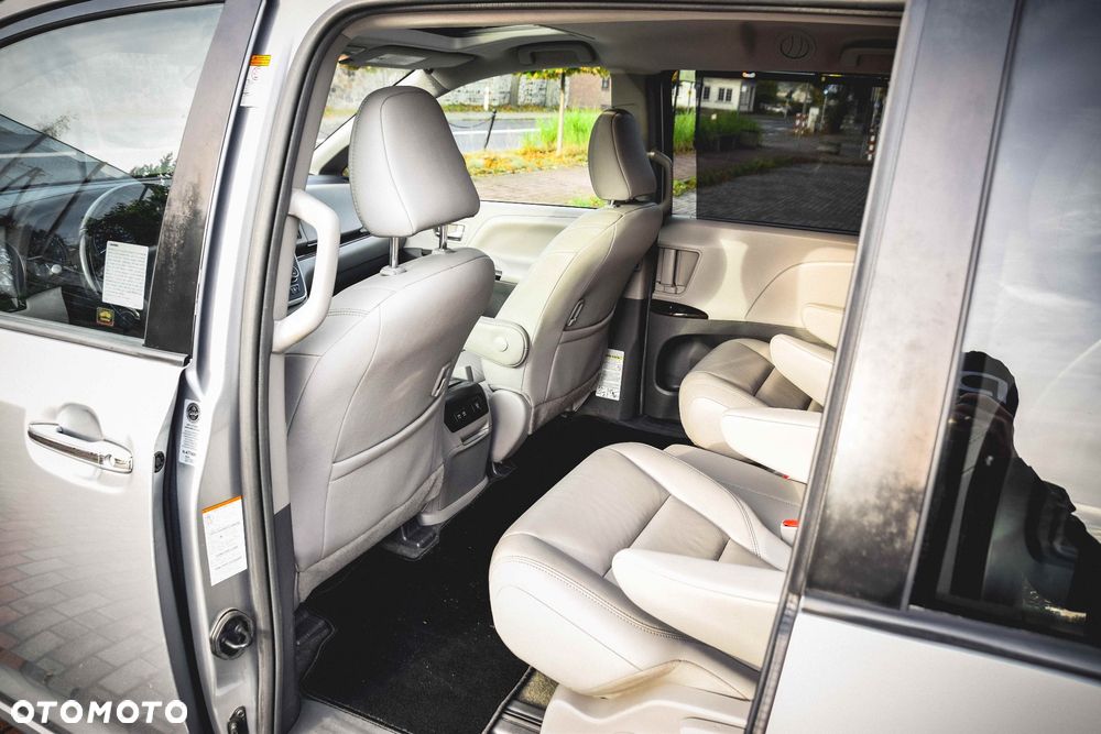 Toyota Sienna 3.5 V6 - 20