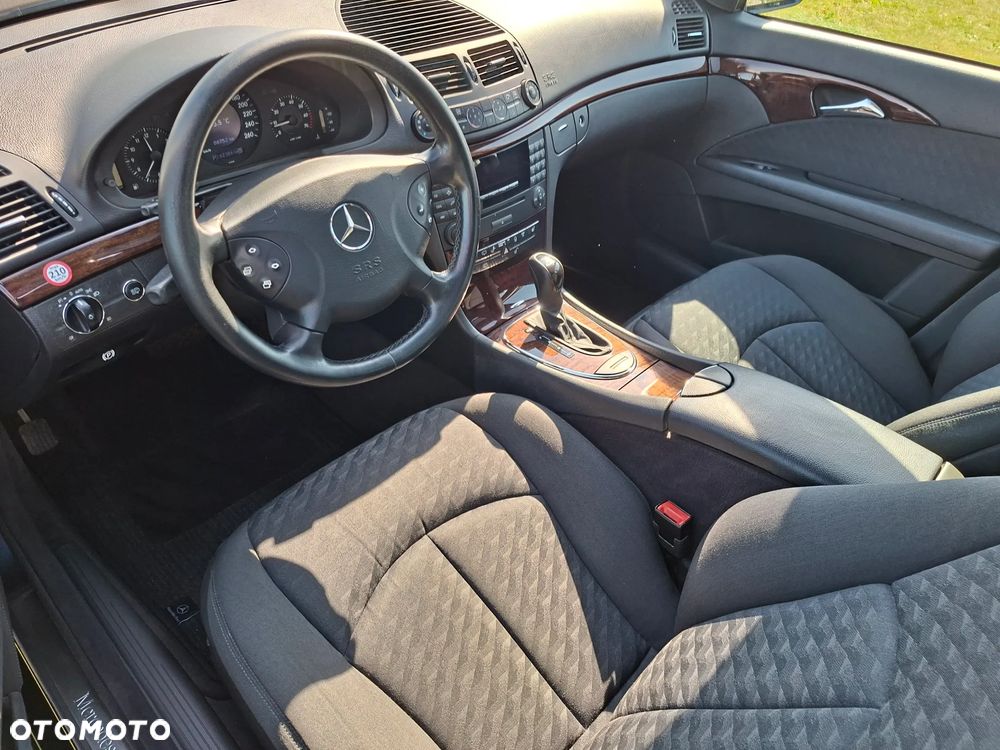 Mercedes-Benz Klasa E 200 Kompressor Automatik Classic - 31