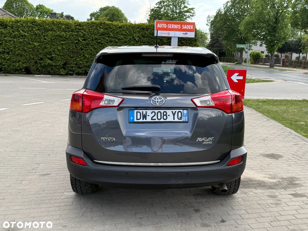 Toyota RAV4 - 8