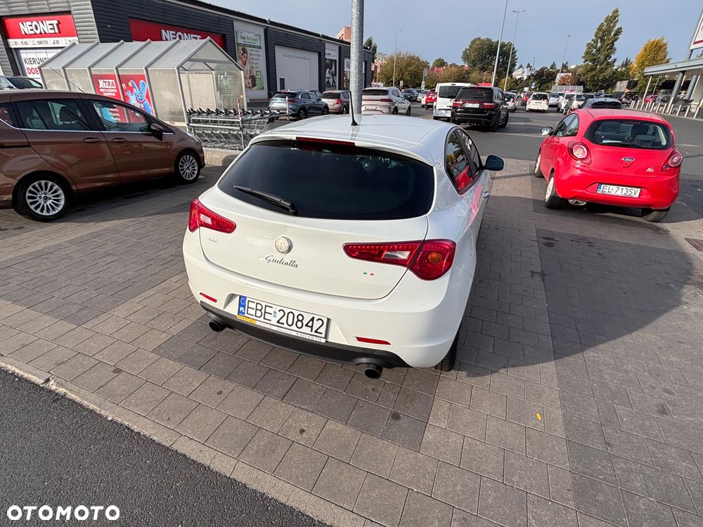 Alfa Romeo Giulietta 2011 photo 3
