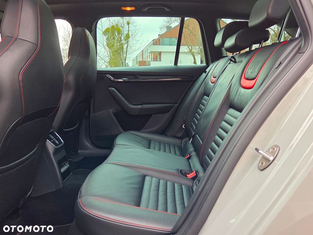 Skoda Octavia 2.0 TDI DSG RS - 16