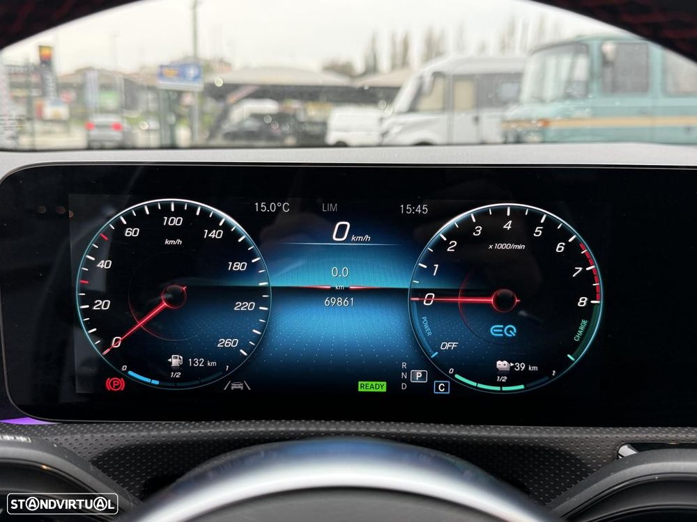 Mercedes-Benz A 250 Limousine e AMG Line - 27