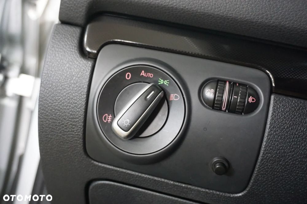 Volkswagen Golf 2.0 TDI DPF DSG Comfortline - 27