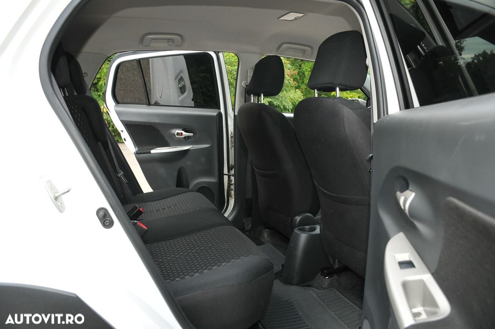 Toyota Urban Cruiser 1.33 4x2 Town - 12