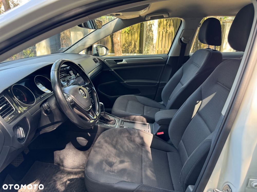 Volkswagen Golf - 21
