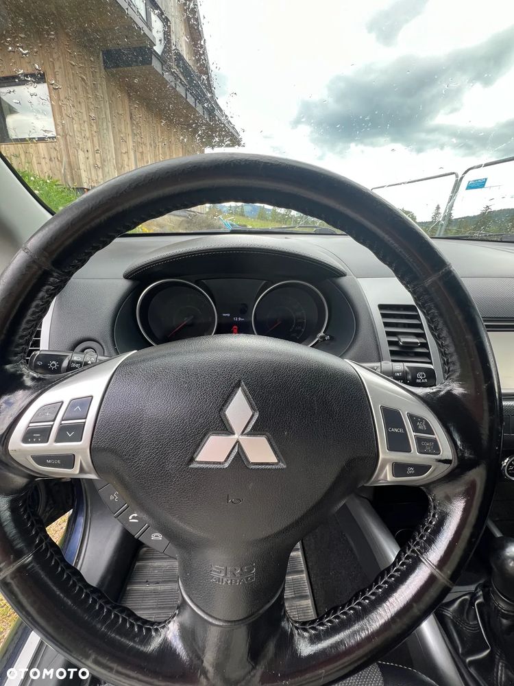 Mitsubishi Outlander - 7