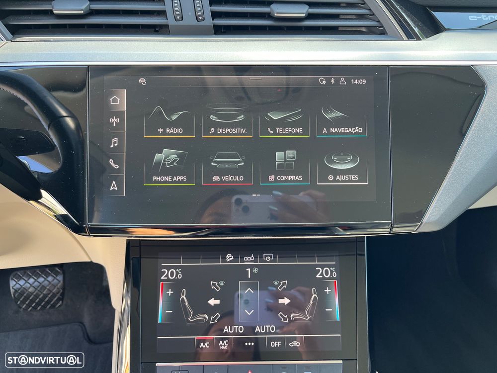 Audi e-tron 55 quattro - 39