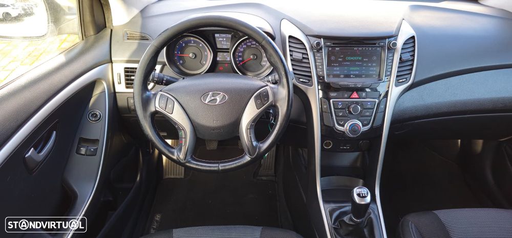 Hyundai i30 1.6 CRDI Blue Comfort - 4