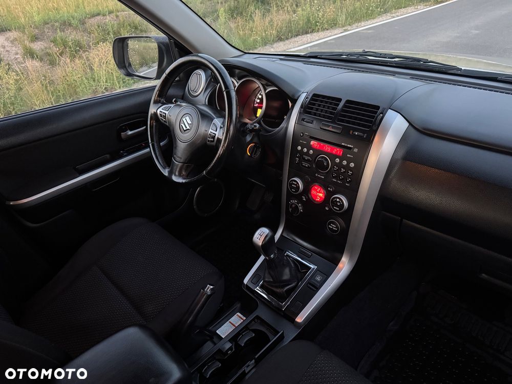 Suzuki Grand Vitara 2.4 Comfort - 6