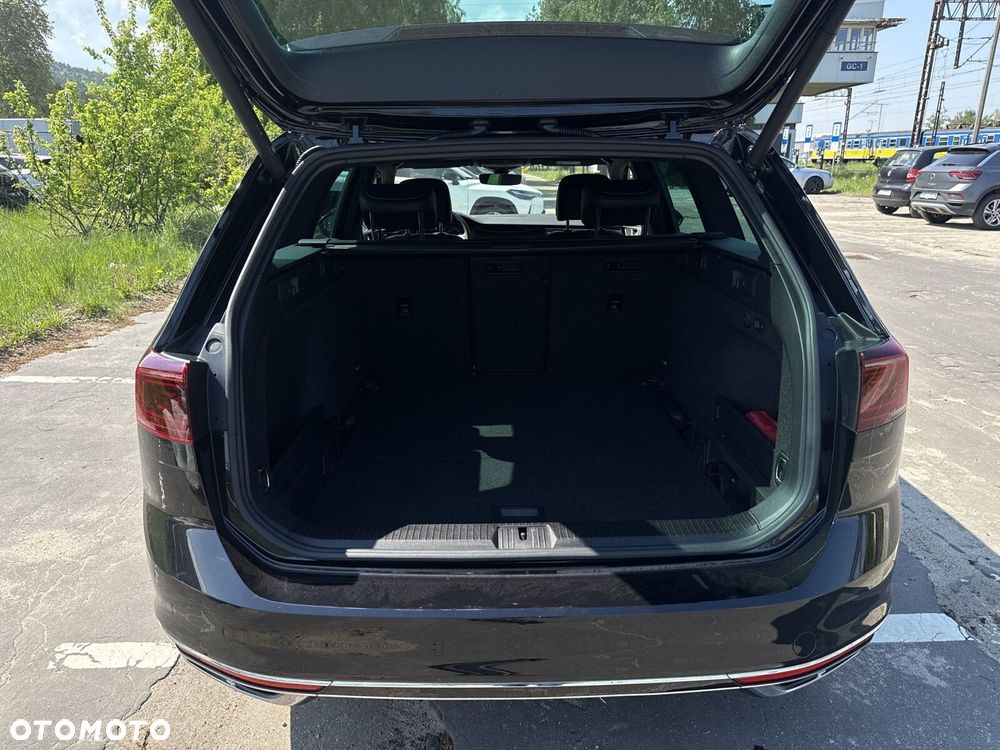 Volkswagen Passat Variant 2.0 TSI Elegance DSG - 36