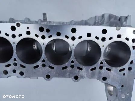 BLOK SILNIKA OBROBIONY _ BMW 3,0D_N57D30A_NOMINAŁ SUPER STAN - 5