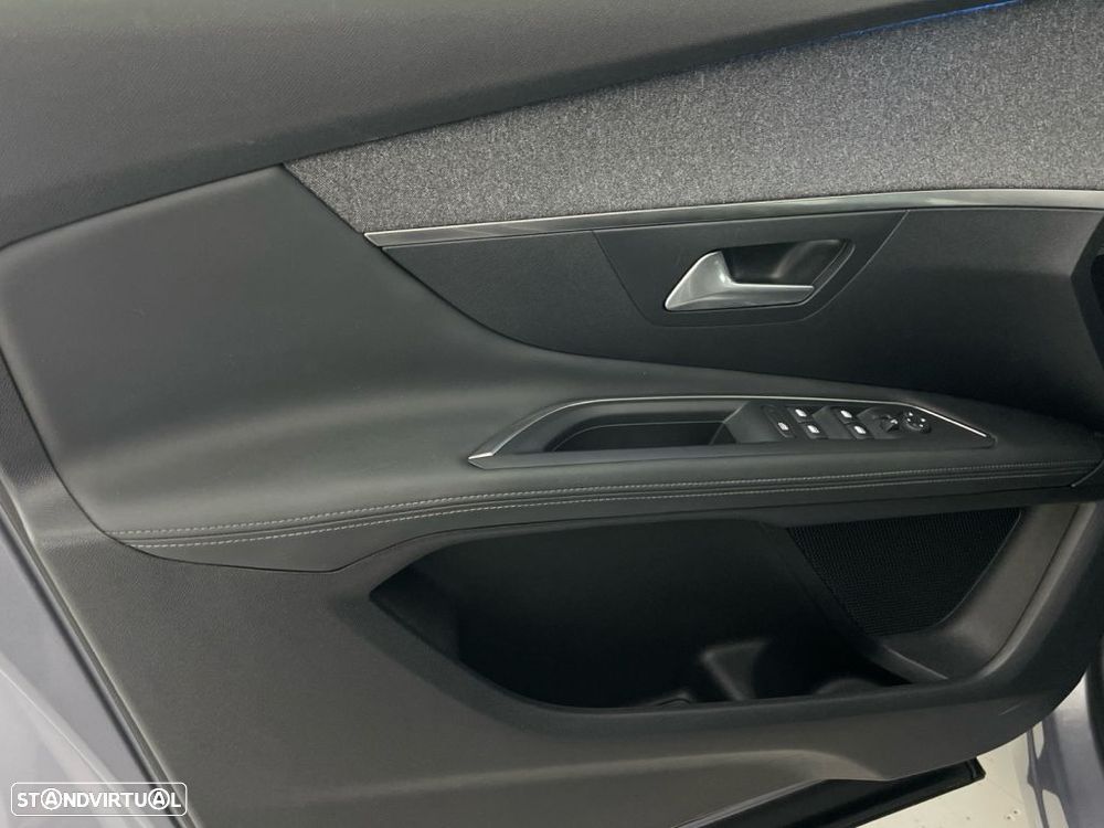 Peugeot 3008 1.2 PureTech Allure EAT6 - 18