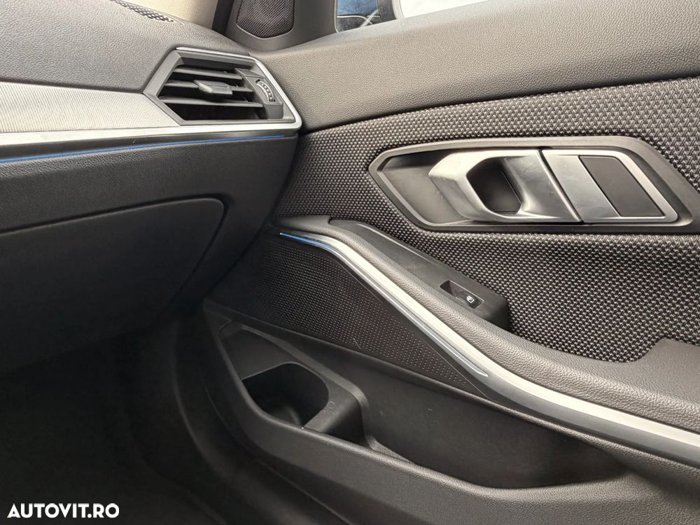 BMW Seria 3 330e Aut. Advantage - 17