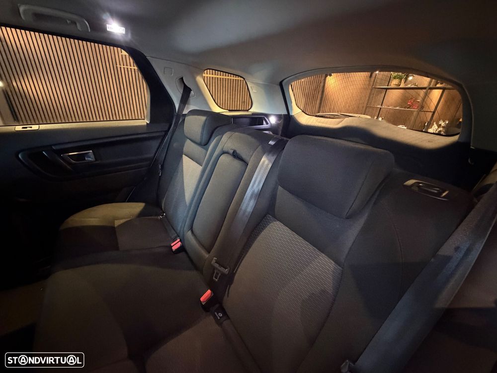 Land Rover Discovery Sport 2.0 TD4 HSE Luxury - 31