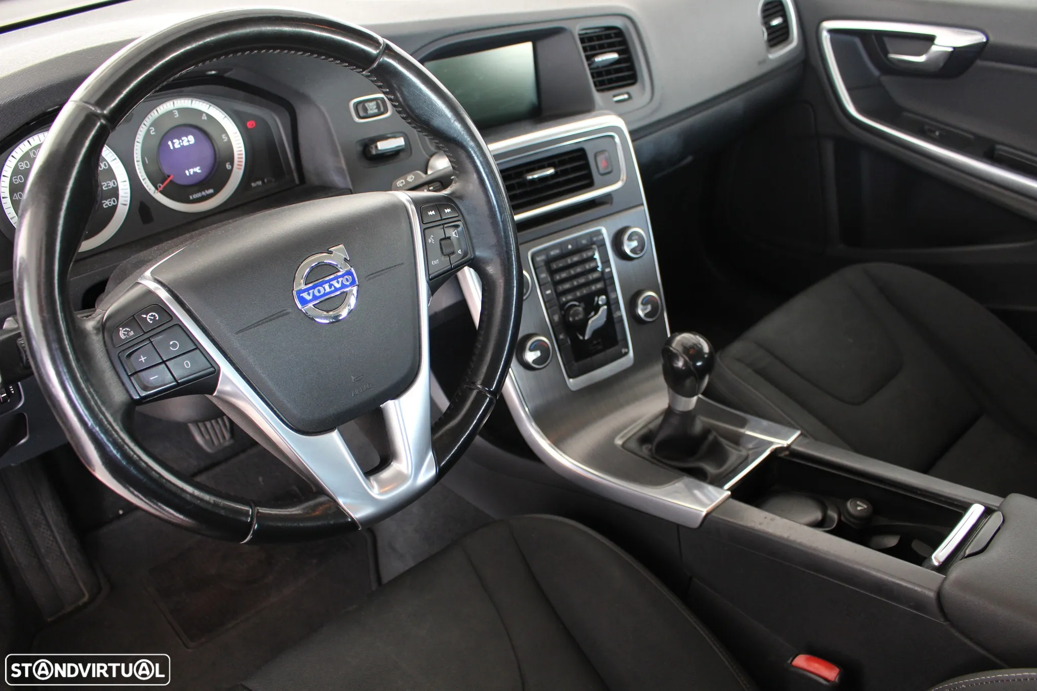 Volvo V60 2.0 D3 Momentum - 10