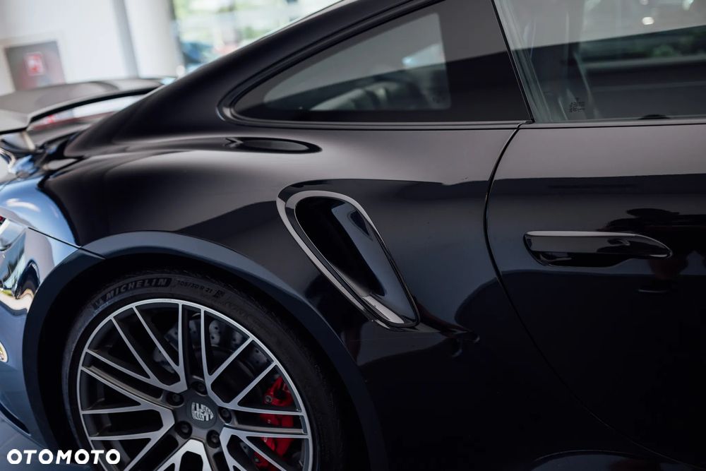 Porsche 911 Turbo - 38
