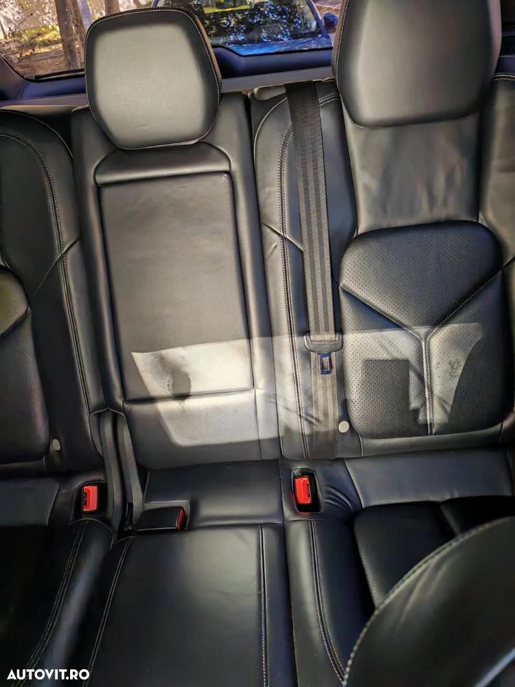 Porsche Cayenne 3.0 L V6 - 16